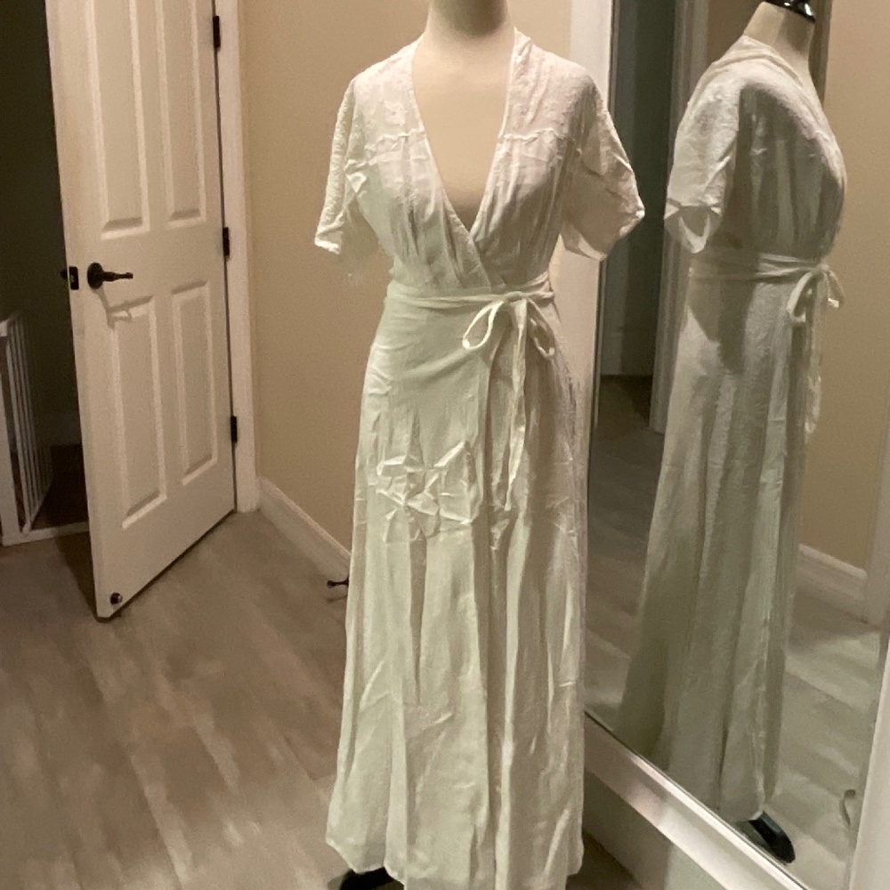 Eggshell White Wrap Maxi Dress Size S Zara Lace and embroidery